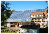 Mit der Photovoltaikanlage produziert der Steinefurthof nachhaltig Strom